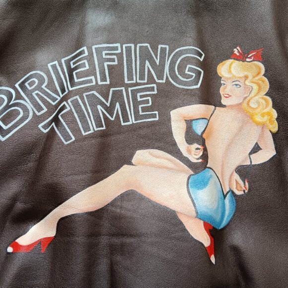 Rare 1999 Perrone Aviation Genuine Leather Bomber Jacket Nose Art  Briefing Time - Picture 3 of 10